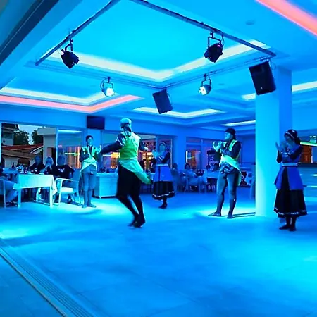 Country Club Chic Experience Sidé