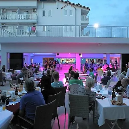 Country Club Chic Experience Hébergement de vacances *