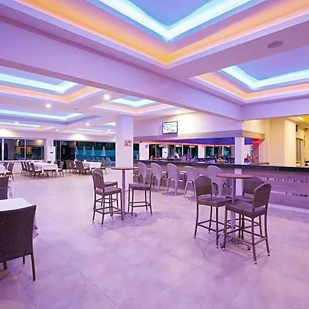 Country Club Chic Experience *