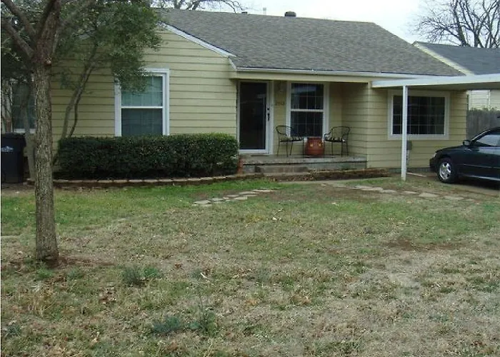 Country Club Chic Experience