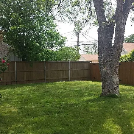 Country Club Chic Experience Side