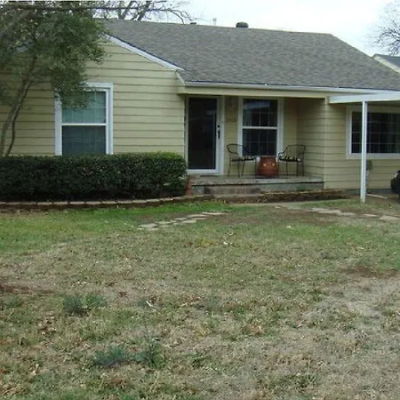 Country Club Chic Experience