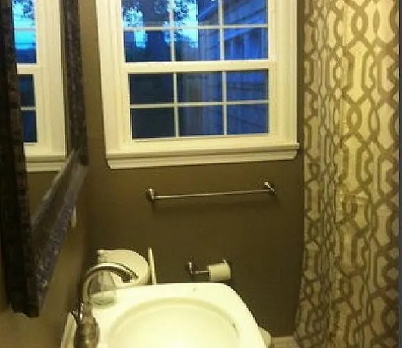 Country Club Chic Experience Side